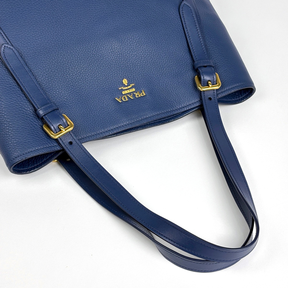 PRADA Bag - Picture 5 of 7